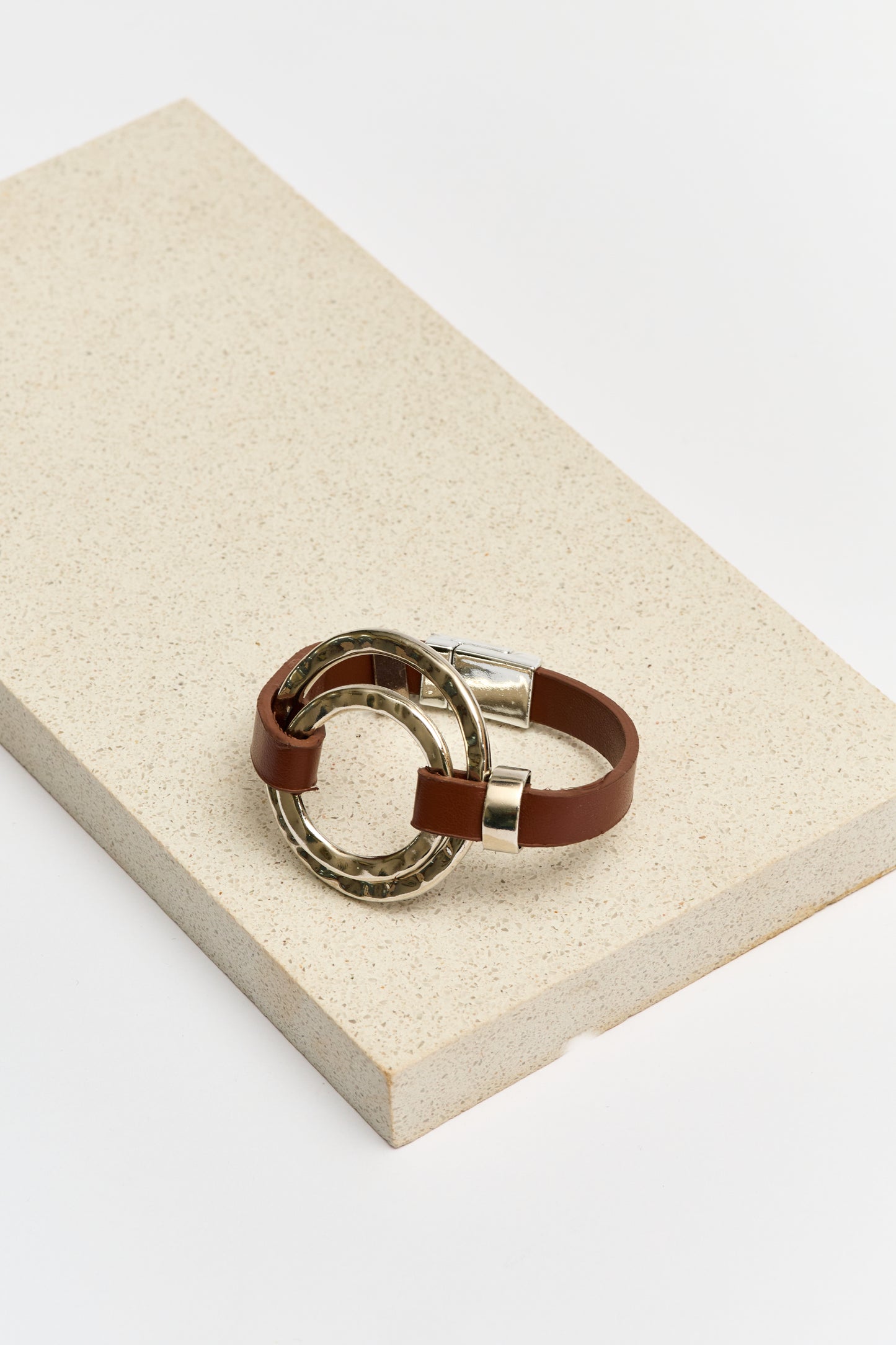 Pulsera cuero plata