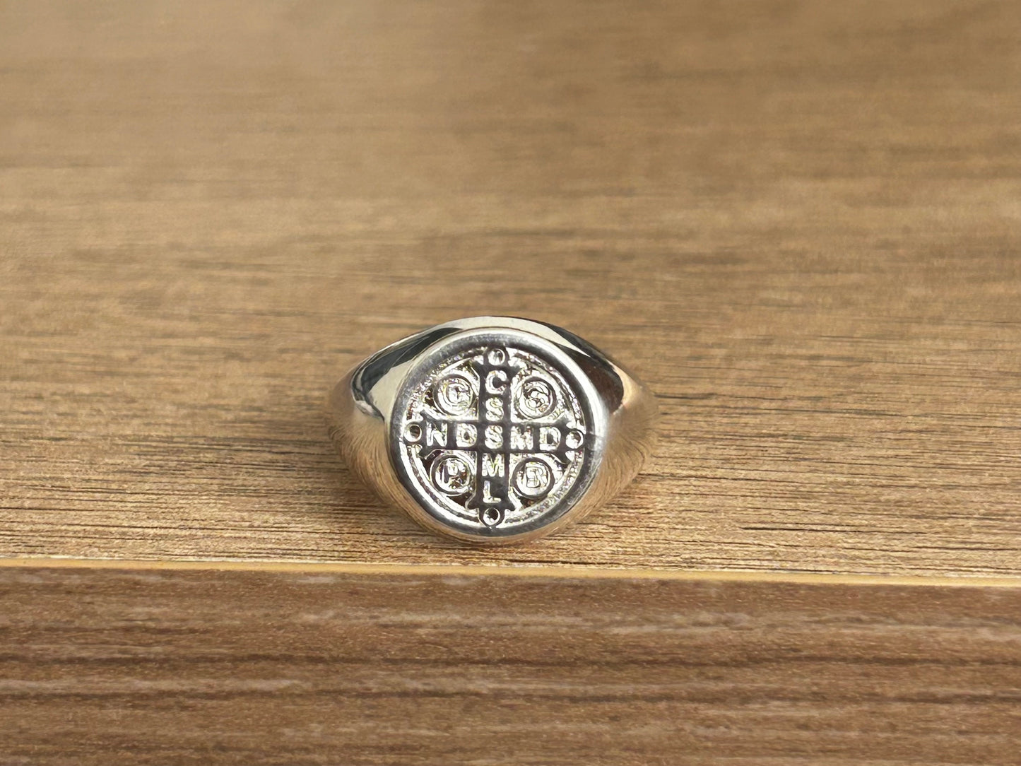 Anillo San Benito redondo
