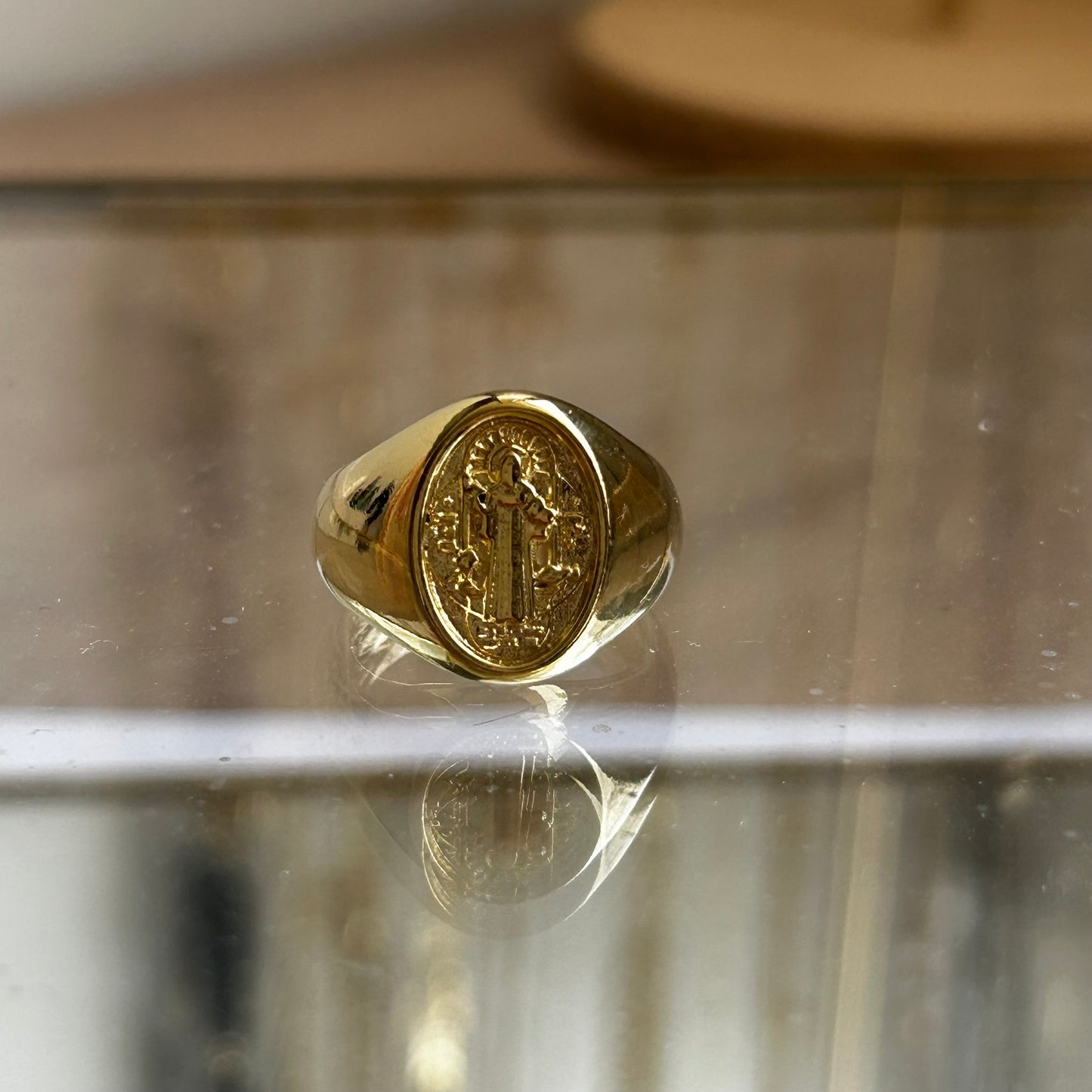 Anillo San Benito Dorado