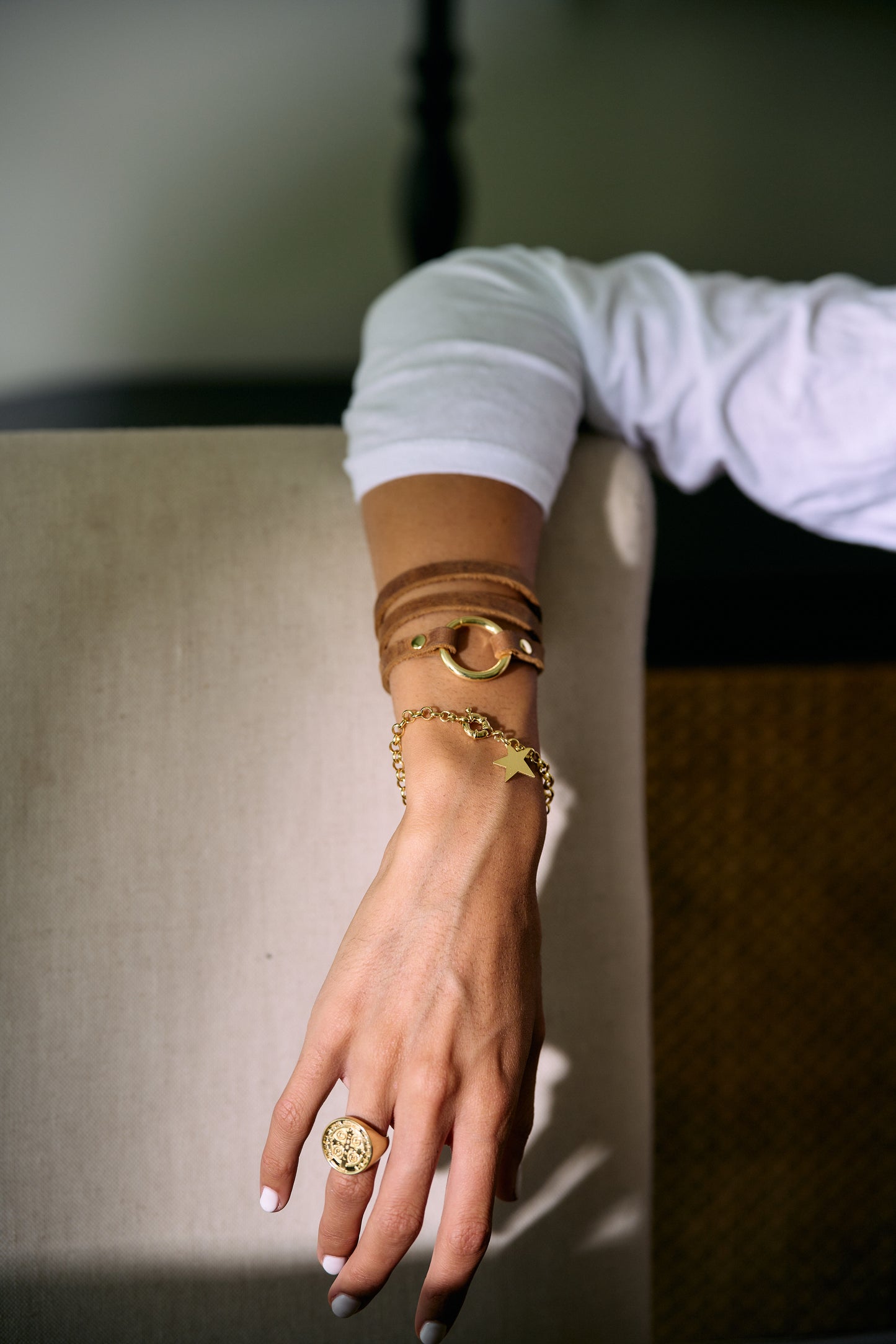 Pulsera cuero oro