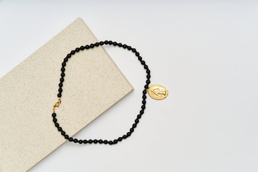 Collar Vigen Piedras