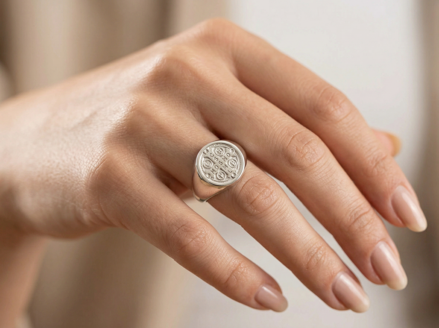 Anillo San Benito redondo